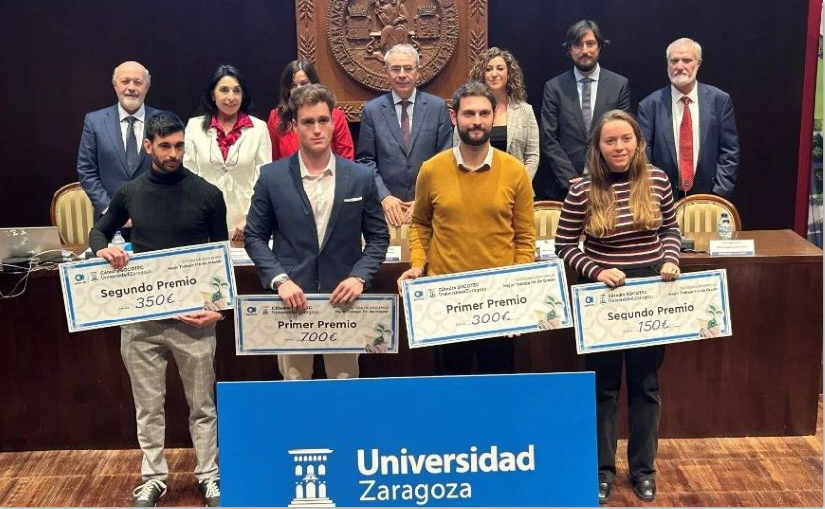 Samuel Alcoceba, premiado por la Cátedra Socotec en la categoría de TFM Eficiencia en el uso de recursos materiales empleados en componentes electrónicos de automóviles. Caso de estudio del cuadro de instrumentos del SEAT León II.